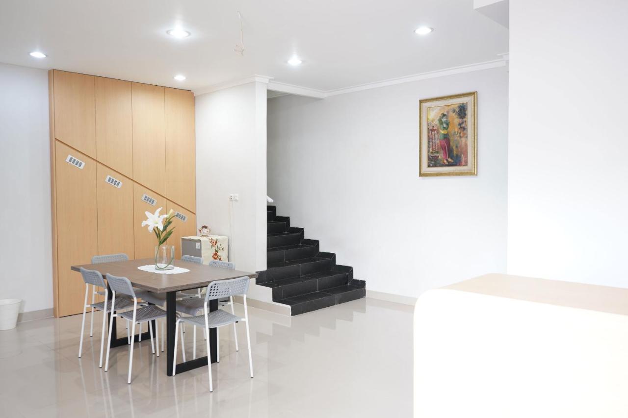 Urooms Senayan Jakarta Exteriér fotografie